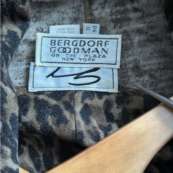 Vintage BERGDORF GOODMAN, 100% Wool, Italian made, US 10 - Picture 5 of 7
